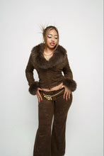 Cargar imagen en el visor de la galería, Cocoa Fur Jacket
