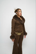 Cargar imagen en el visor de la galería, Cocoa Fur Jacket
